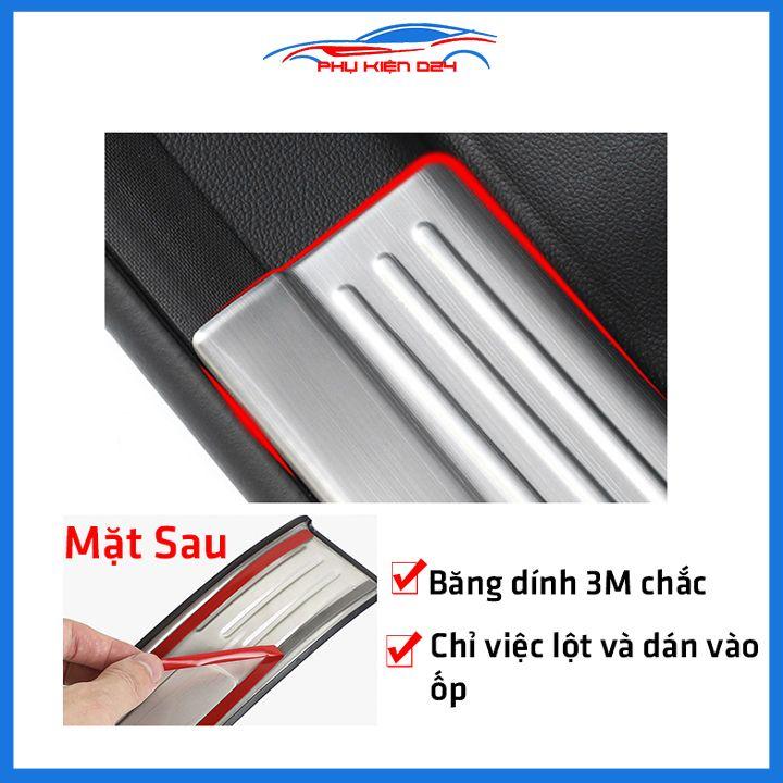 Bộ ốp bậc cửa trong ngoài nẹp bước chân Fortuner 2017-2018-2019-2020-2021-2022 Inox chống trầy trang trí xe