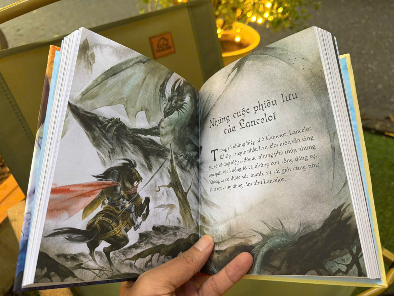 (Bìa cứng in màu) IILUSTRATED CLASSICS – TRUYỀN THUYẾT VUA ARTHUR – Mai Loan dịch – Đinh Tị Books – NXB Thanh Niên