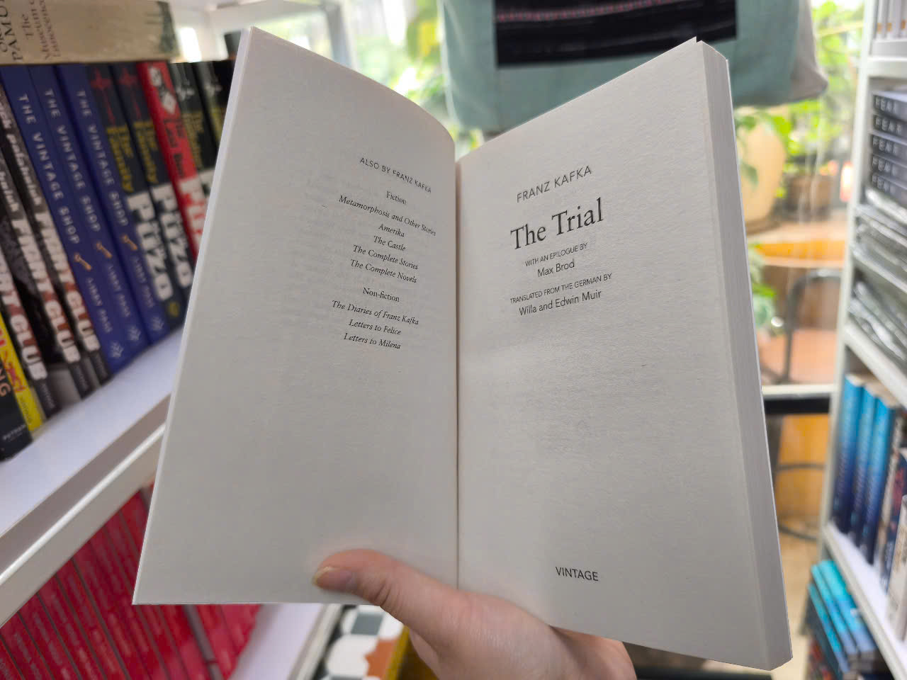 Sách - The Trial by Franz Kafka - Bìa mềm,tiếng anh, tiểu thuyết/Fiction/Novel