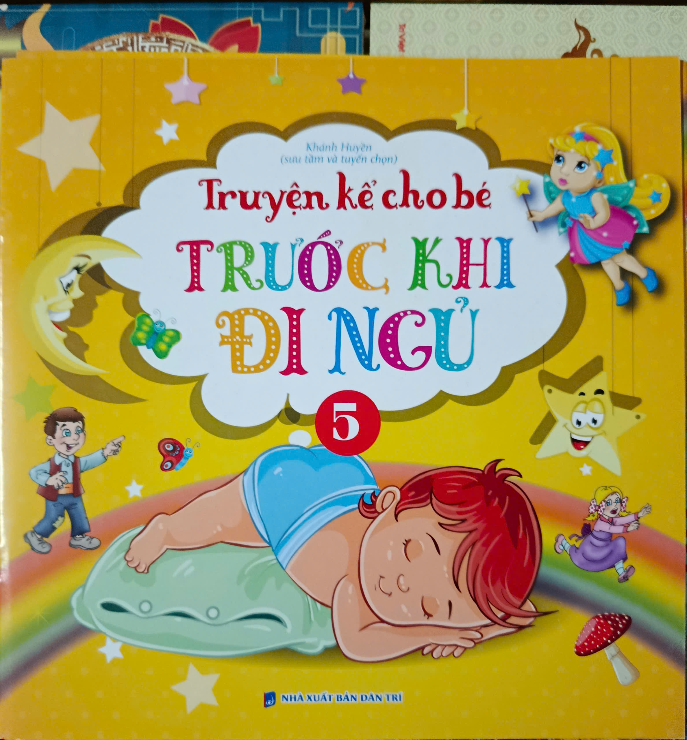 Combo Bộ Truyện Kể Cho Bé Trước Khi Đi Ngủ - Bộ 4 Quyển (Chọn lọc Thế Giới + Tặng Sticker Ngẫu Nhiên)