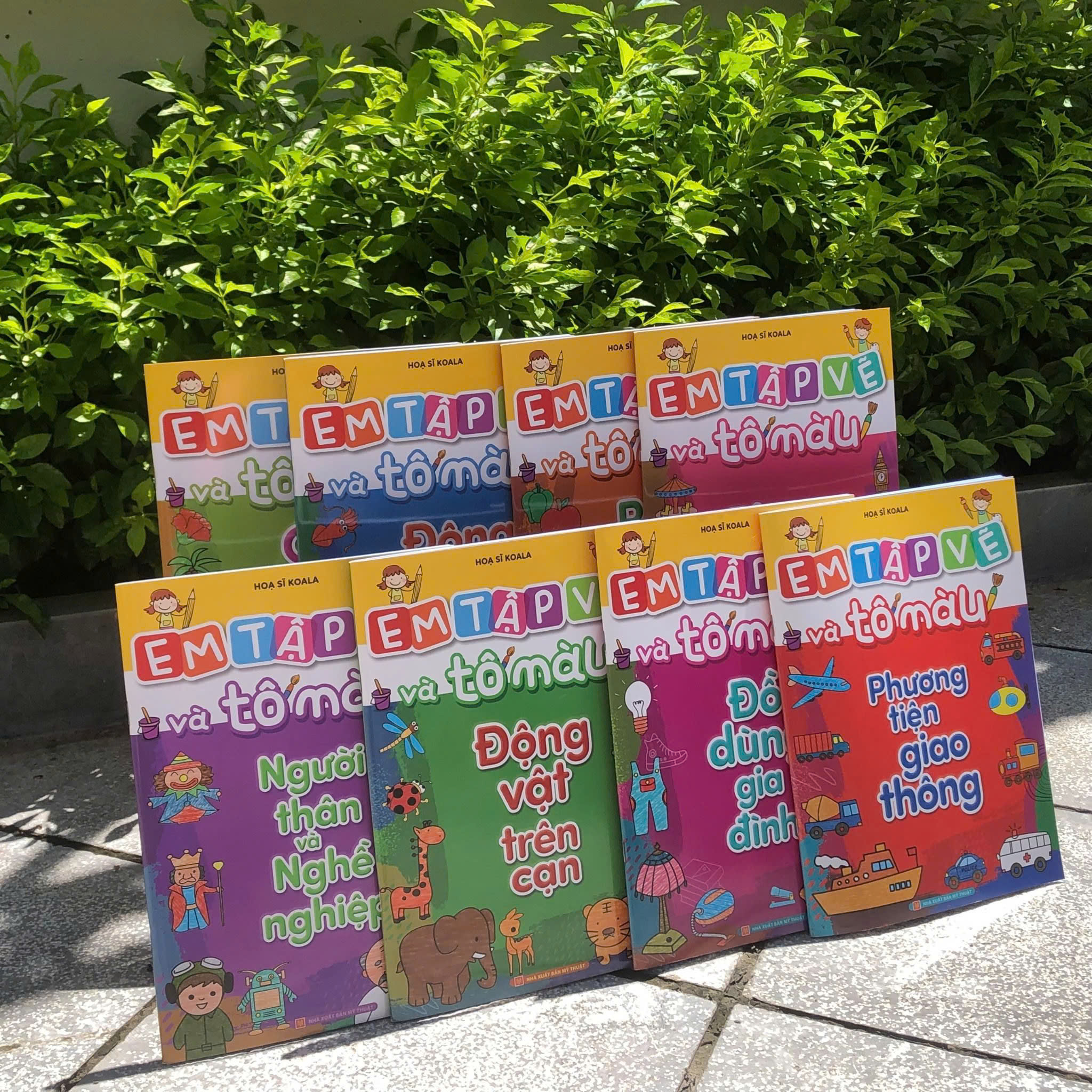 Combo 8 Quyển Tô Màu - Tập Vẽ Tăng Khả Năng Tư Duy +Sáng Tạo Cho Bé Yêu: Tặng Kèm Hộp Sáp Màu 12 Màu Xinh Xắn